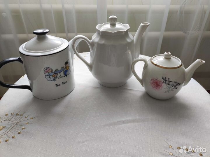 Чайники, сахарницы, тарелки,бокалы