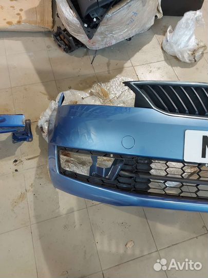 Передний бампер Skoda Rapid в сборе