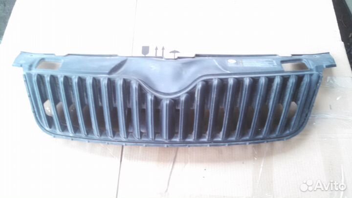 Решетка радиатора Шкода Фабия 2