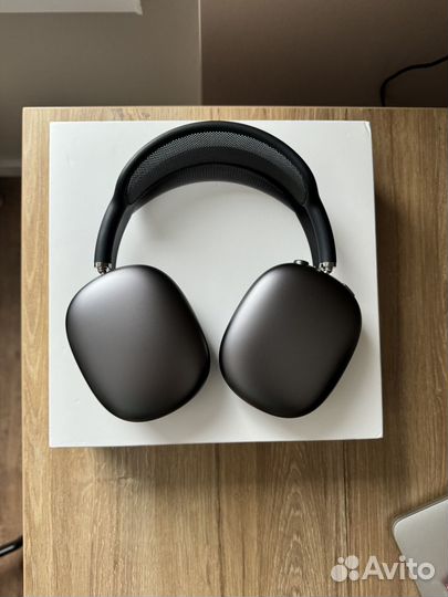 Apple AirPods Max space gray