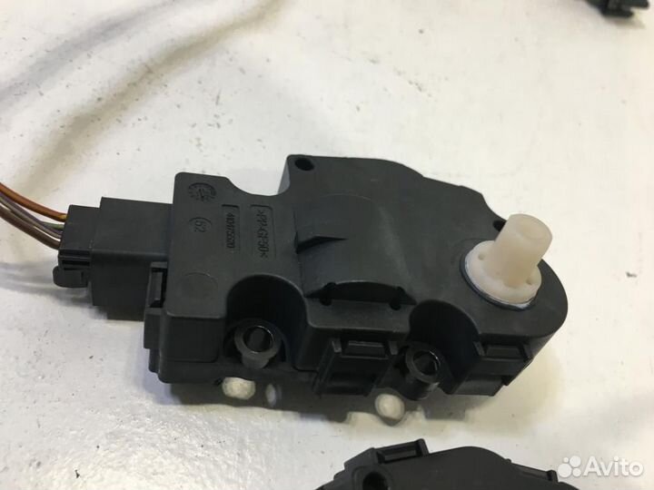 Сервопривод заслонок печки Porsche Cayenne 958