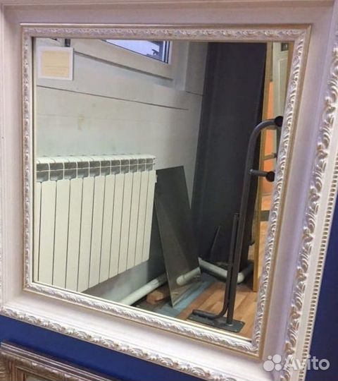 Напольное зеркало с подсветкой