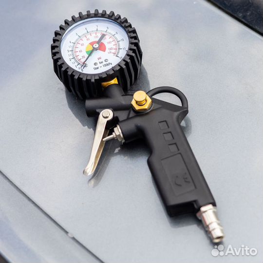 Пистолет для подкачки шин машины с манометром 10ат