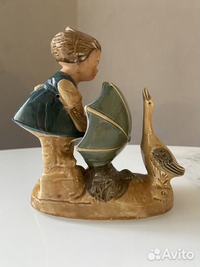 Статуэтка фарфор 