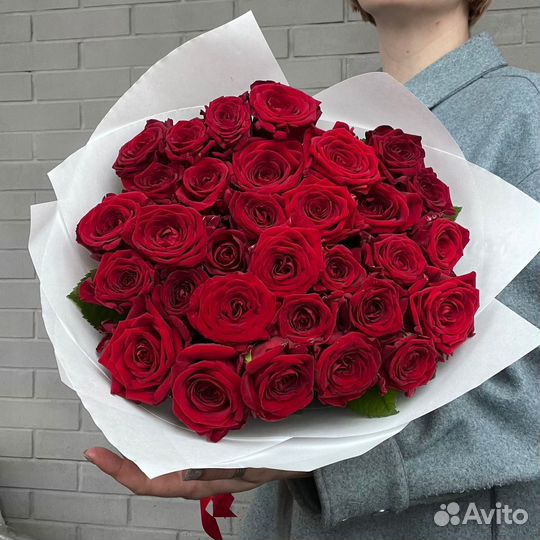 Букет из 31 красной розы / бесплатная доставка