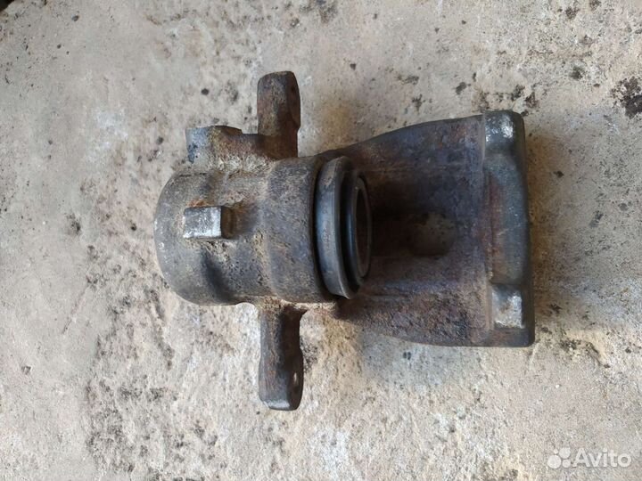 Суппорт задний левый Land Rover Freelander 2