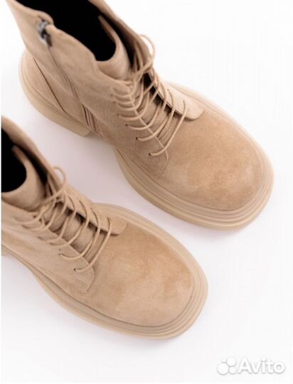 Ботинки бежевые на байке Басараб