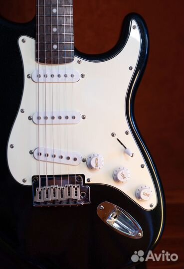 Отличный Fender Squier Standart 2011