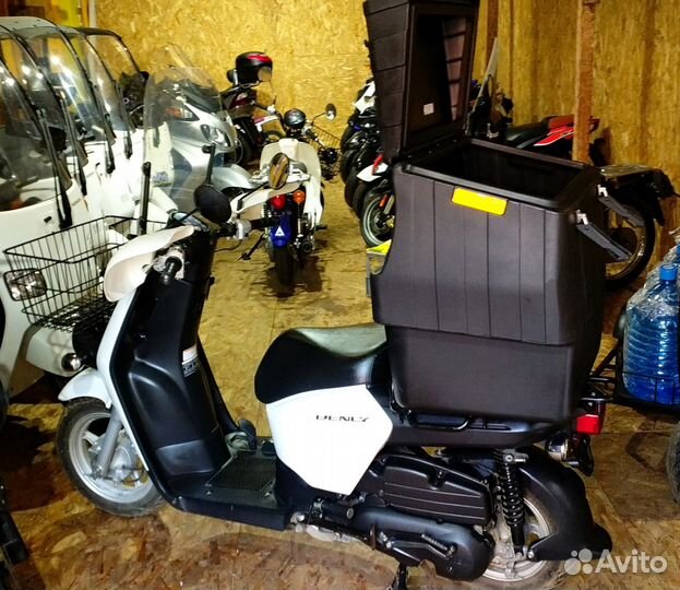 Скутер Япония. Инжекторный. Honda Benly 49 куб