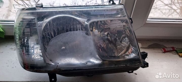 Фара правая Toyota Land Cruiser 100