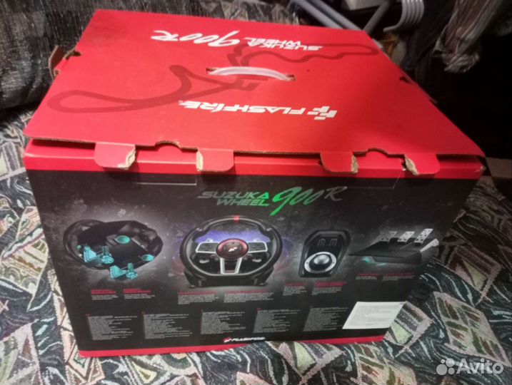 Игровой руль с педалями