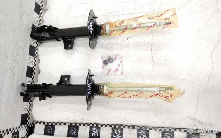 Комплект стоек амортизатора передних Kia Sportage