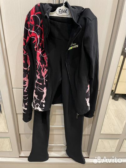 Платье, костюм для занятий фигурным катанием