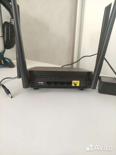 Wi-Fi роутер D-Link DIR-825