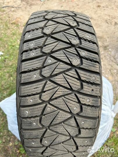 Goodyear Ultragrip 600 215/55 R16 97T