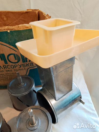 Мясорубка электрическая 