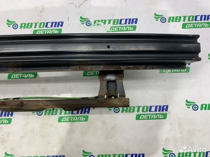 Усилитель бампера передний Land Rover Discovery 3