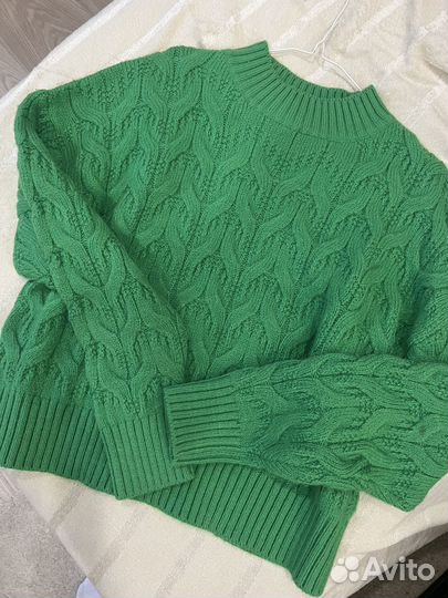 Свитер женский