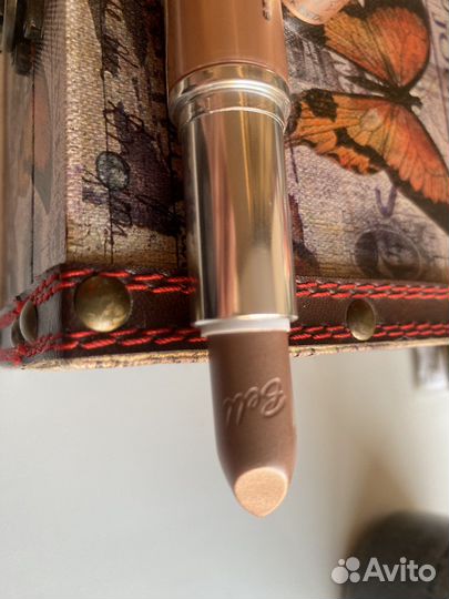 Губная помада