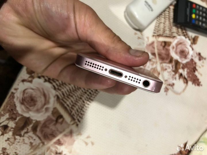 Телефон iPhone 5se