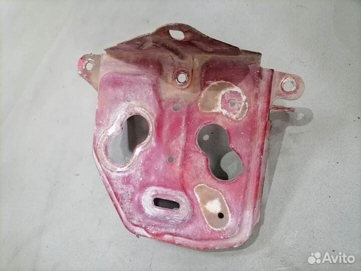 Площадка под акб Mazda 323 BF 1980-1989