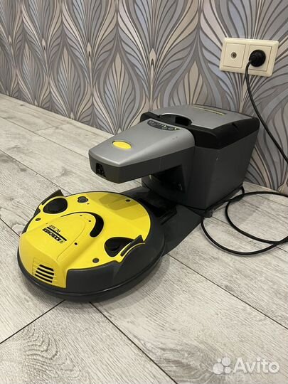 Робот пылесос karcher RC3000