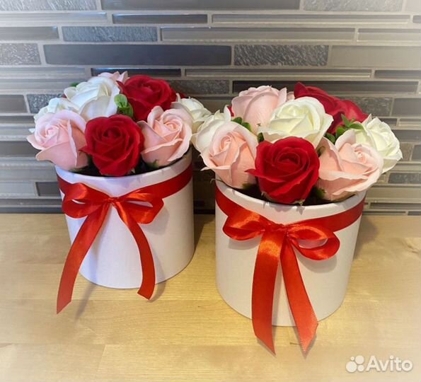 Мыльные розы в шляпной коробке