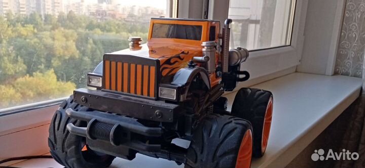 Машинка на радиоуправлении