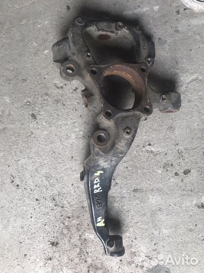 Поворотный кулак левый для Land Rover Discovery 4