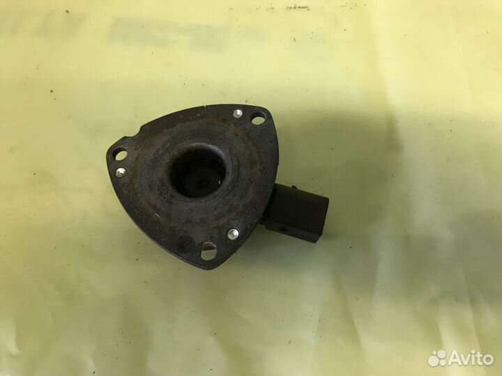 Датчик положения распредвала Mercedes Benz C Class