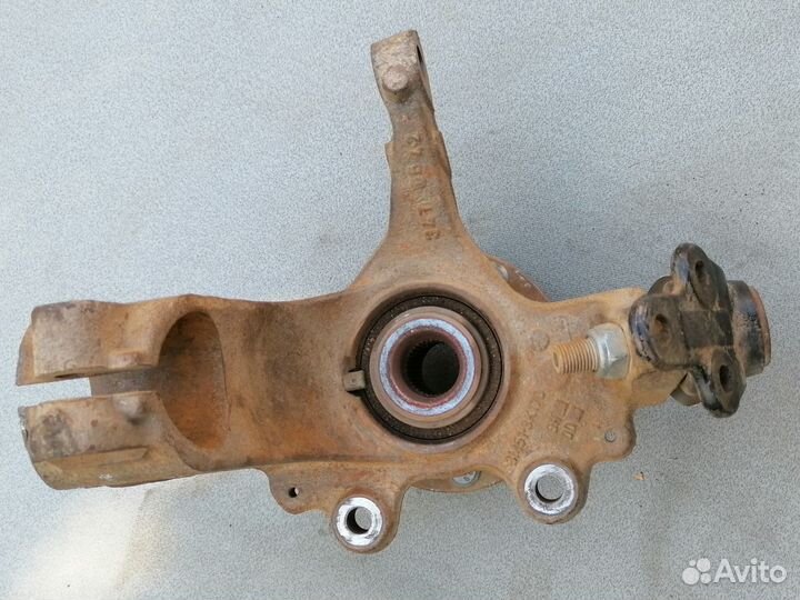 Кулак поворотный передний правый для Ford Focus II