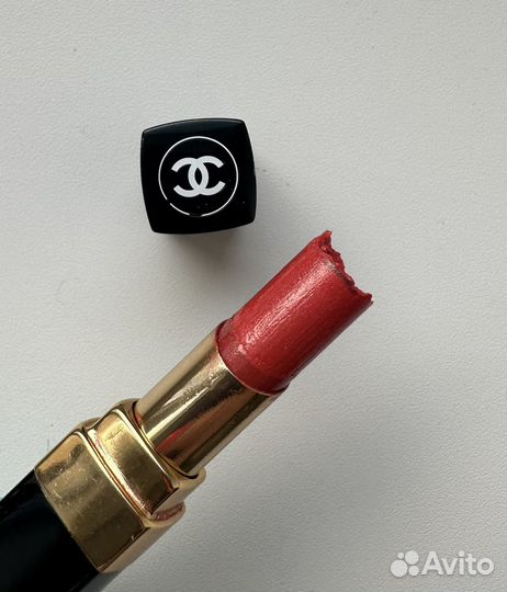 Chanel помада блеск 44 sari d'eau