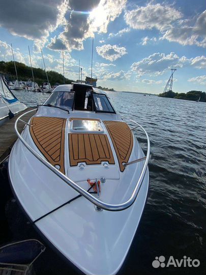 Аквалайн 210, каютный катер