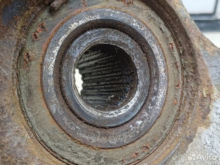 Кулак поворотный передний правый Renault Symbol