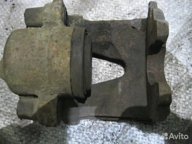 Суппорт передний левый от Skoda Octavia (A5 1Z)