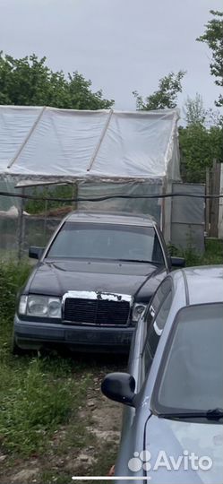 Капот на mercedes 124