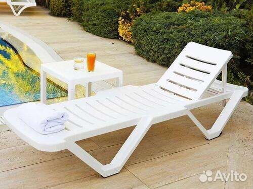 Шезлонг лежак пластиковый