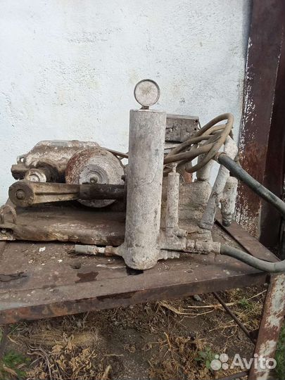 Насос для побелки помещений