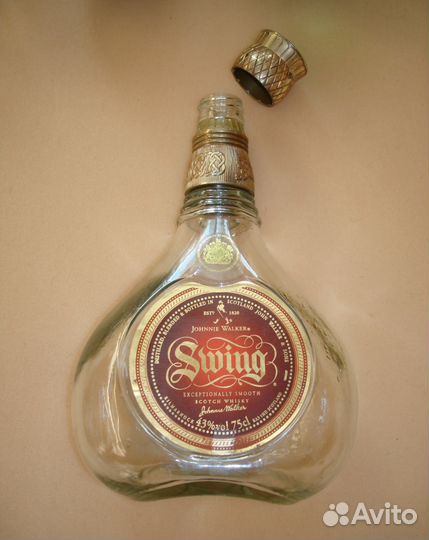 Бутылки с пробками и без, футляр/туба