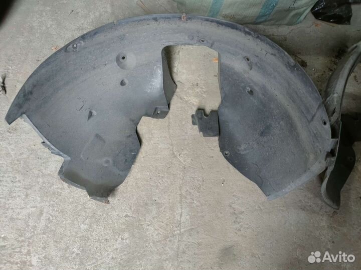 Подкрылок передний peugeot 3008