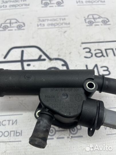 Фланец (тройник) системы охлаждения 038121132D