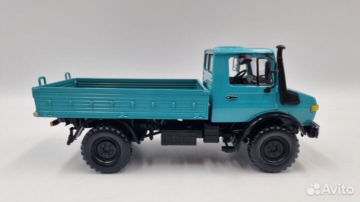 Модель Mercedes-Benz Unimog 1300 L