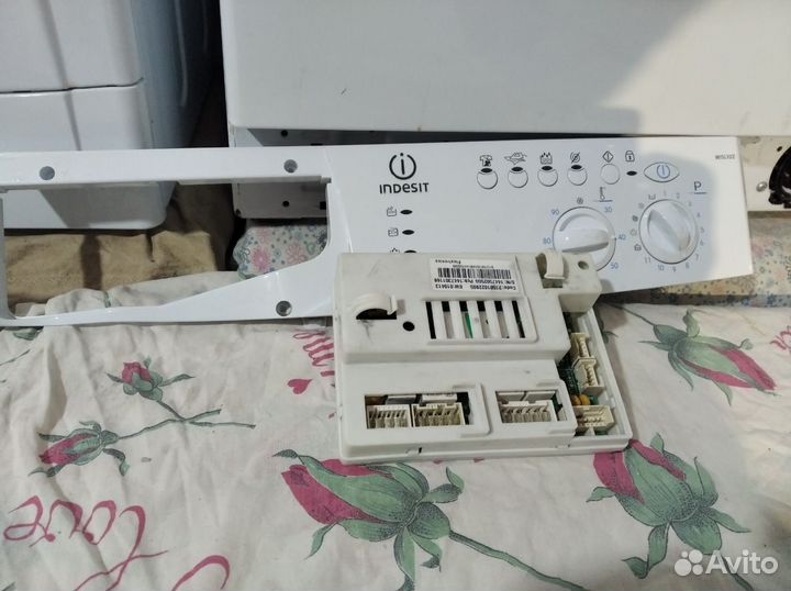 Стиральная машина Indesit wisl102 модуль