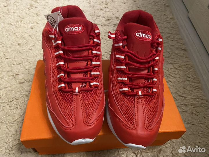 Кроссовки новые