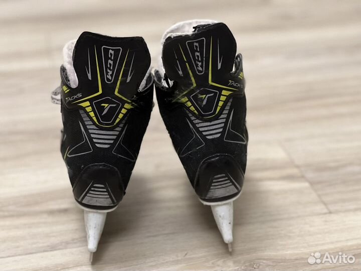 Коньки хоккейные ccm. Размер 30