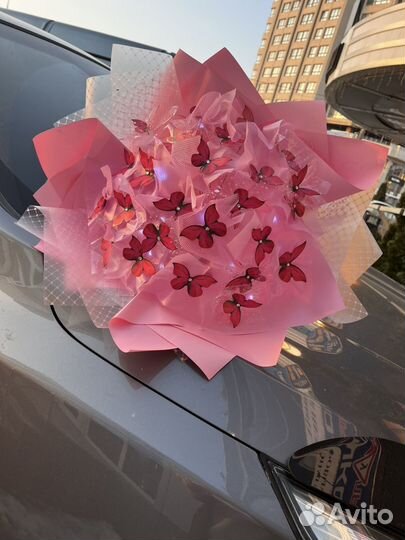 Букет цветов из бабочек