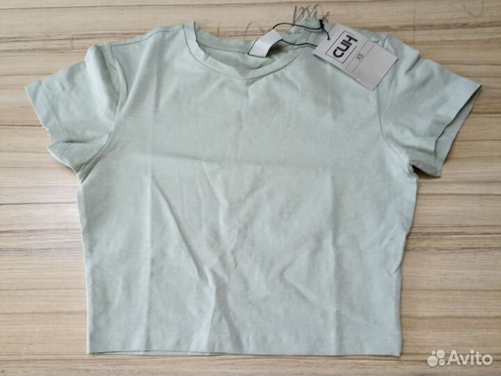 Футболка женская укороченная