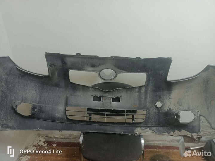 Передний бампер Тойота Виц