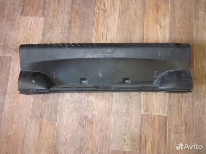 Накладка борта погрузочного пола BMW E87