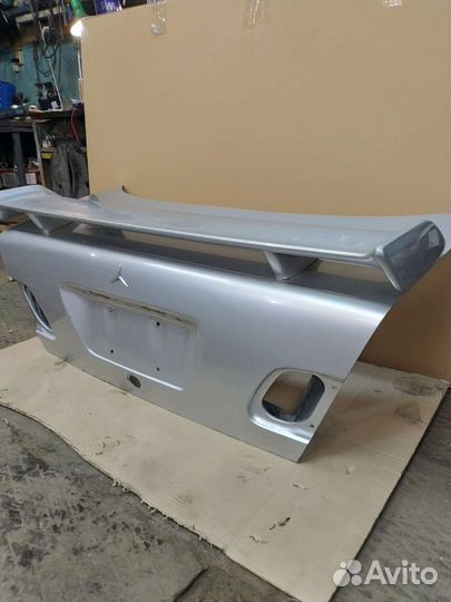 Спойлер на крышку багажника Мерседес